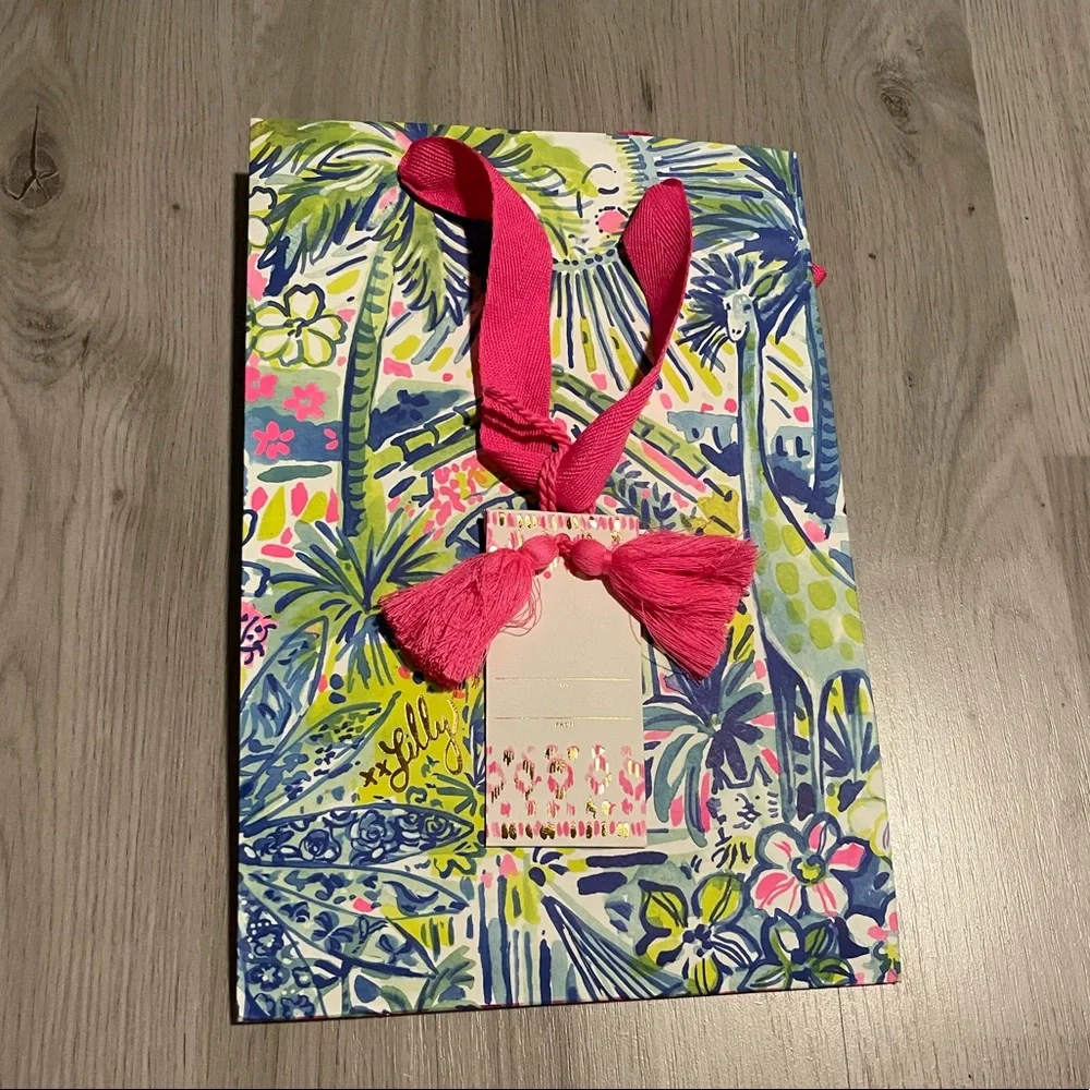 Set of two Lilly Pulitzer gift bags 🌺 - Picture 3 of 4